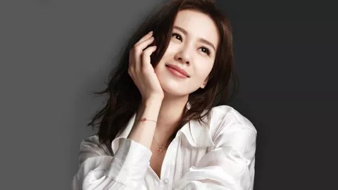 成都女子家门口遇害案