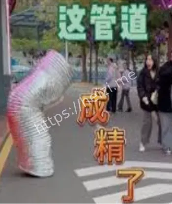 万圣节管道人惊吓路人